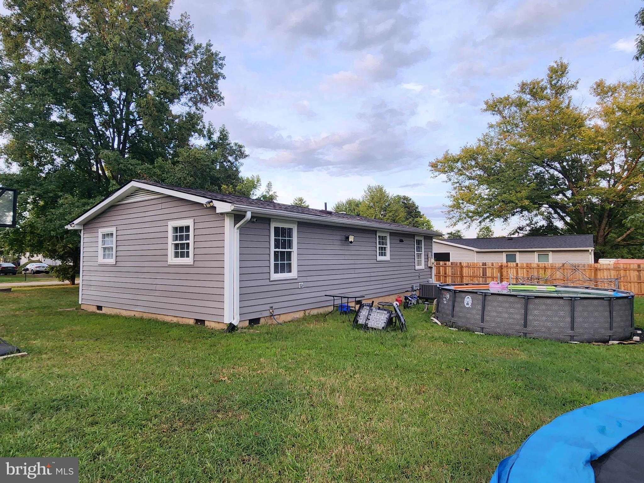 228 Three Cedars Ln photo 3