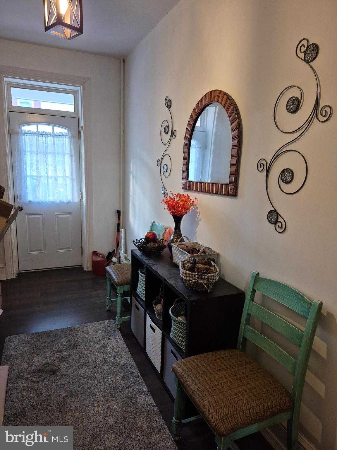 24 Madison Ave photo 3