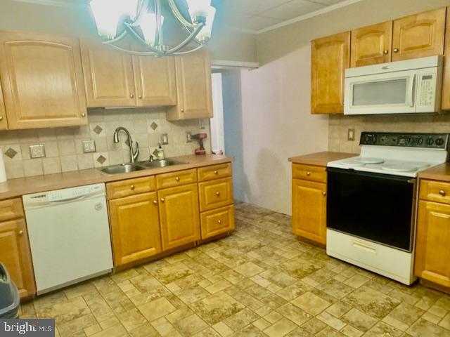 331 S Maple St photo 26