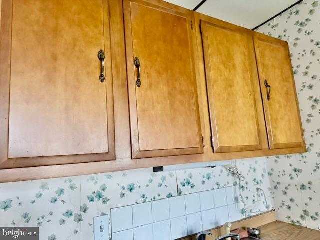 331 S Maple St photo 43