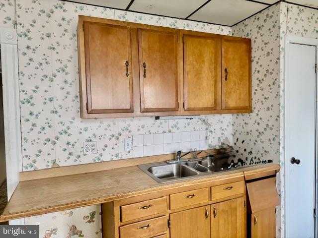 331 S Maple St photo 44