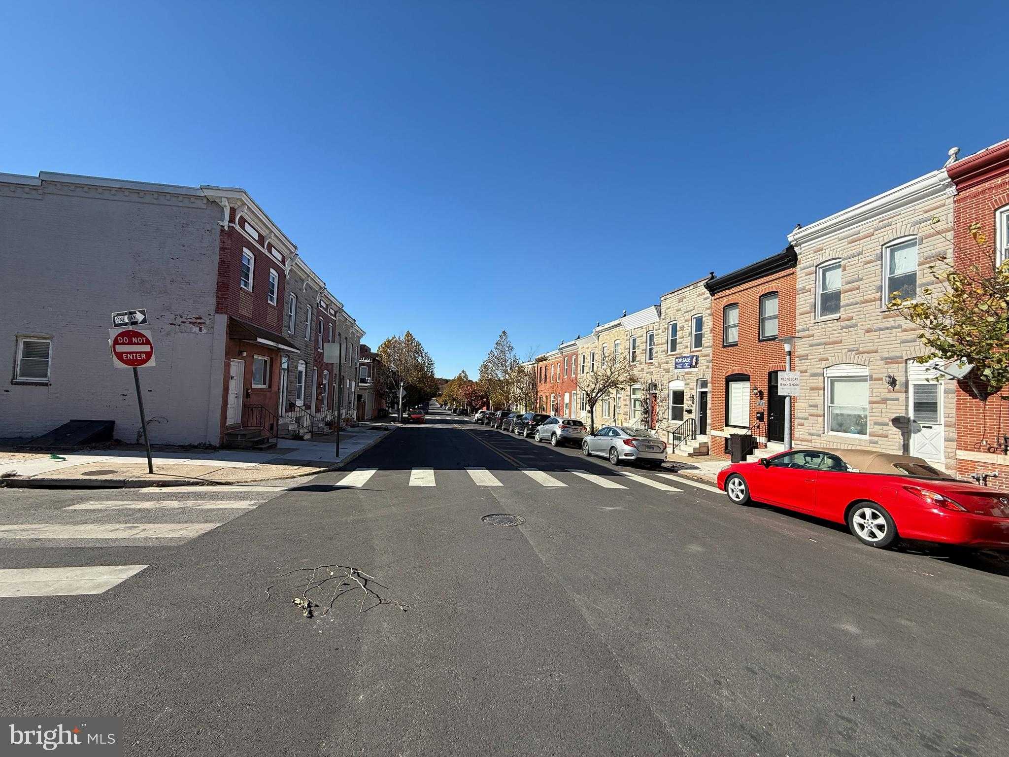 3236 E Lombard St photo 11