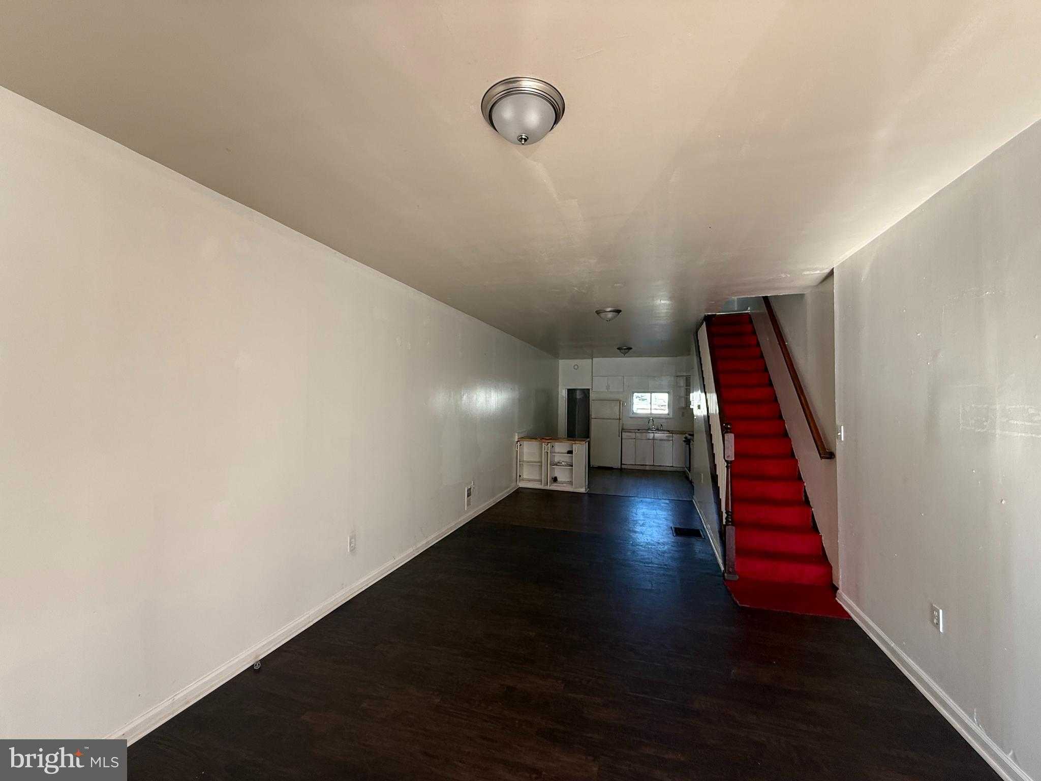 3236 E Lombard St photo 3