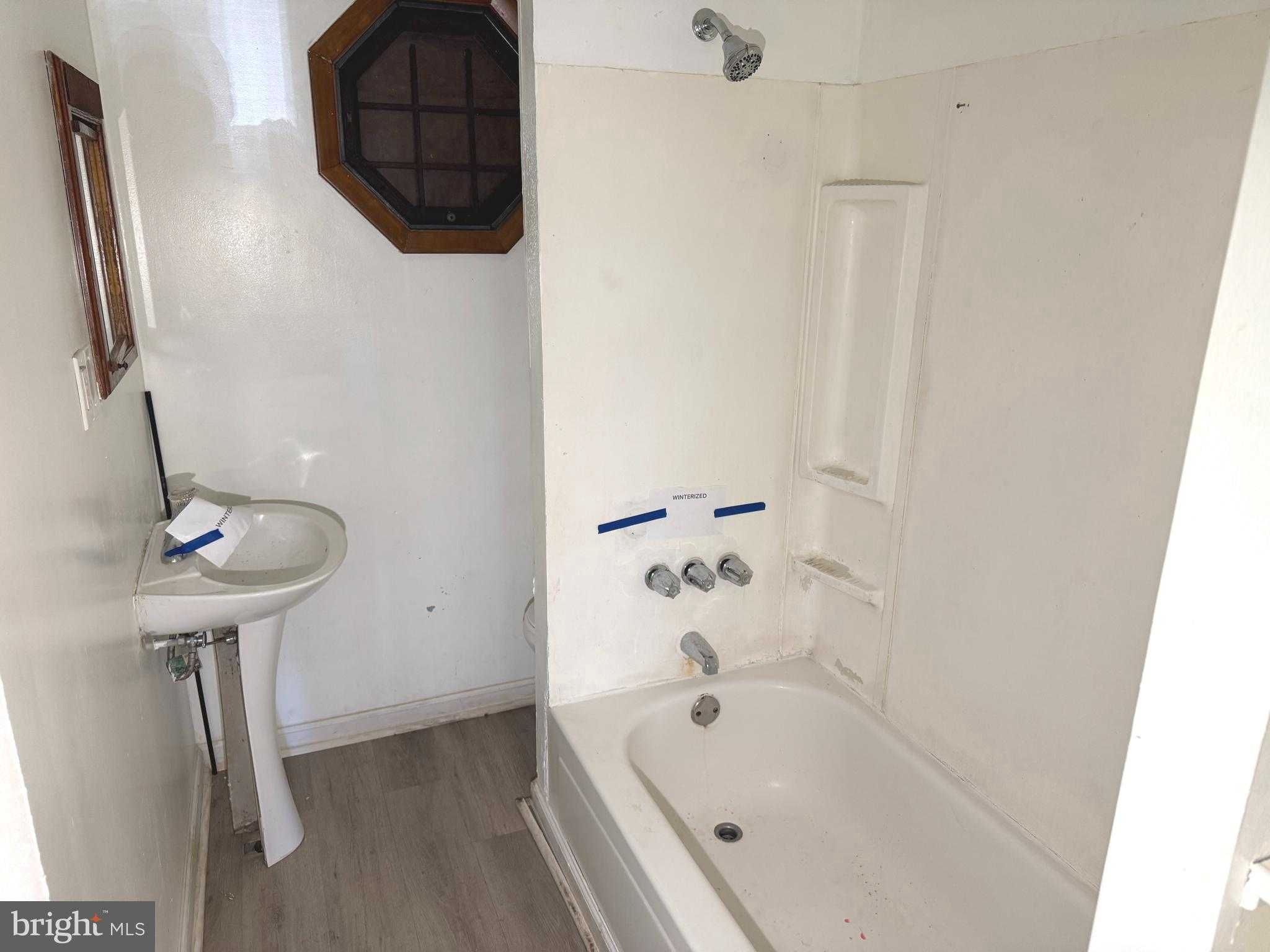 3236 E Lombard St photo 4