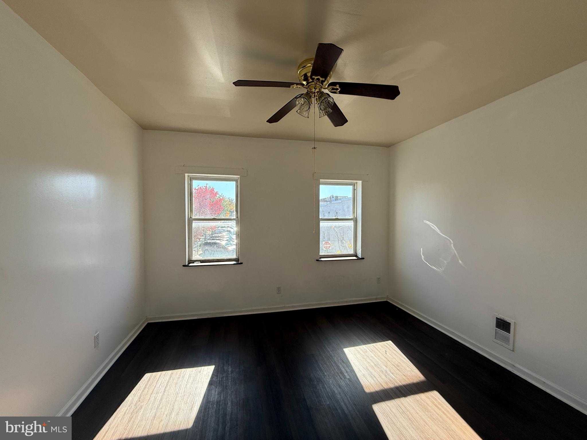 3236 E Lombard St photo 5