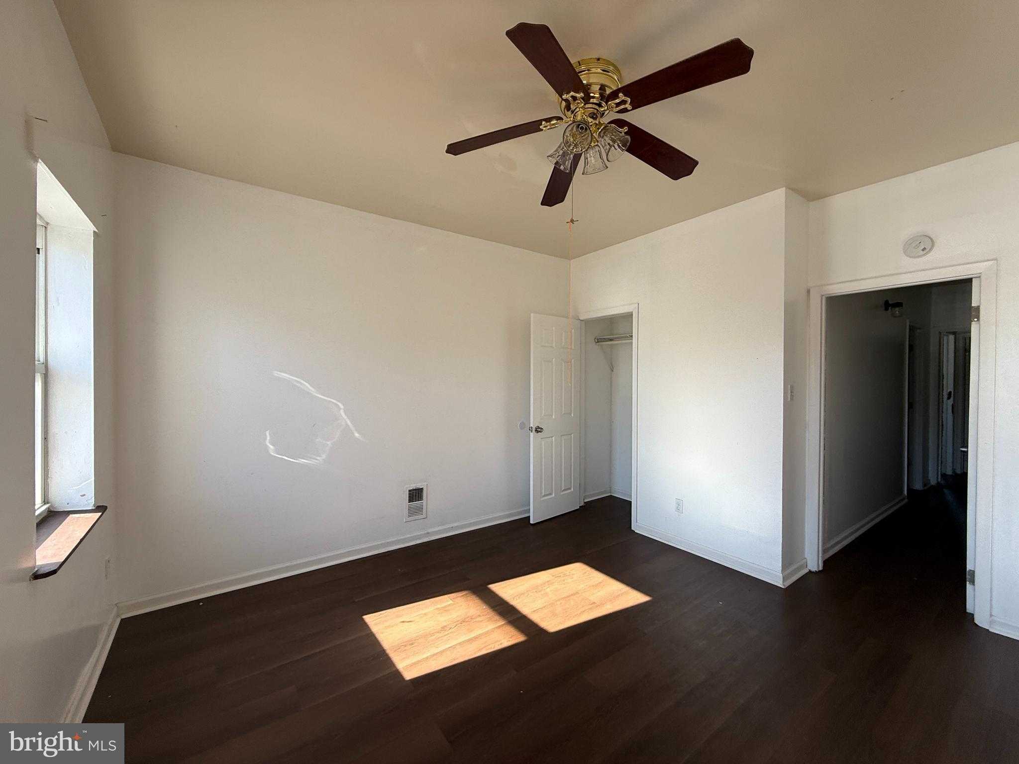 3236 E Lombard St photo 6