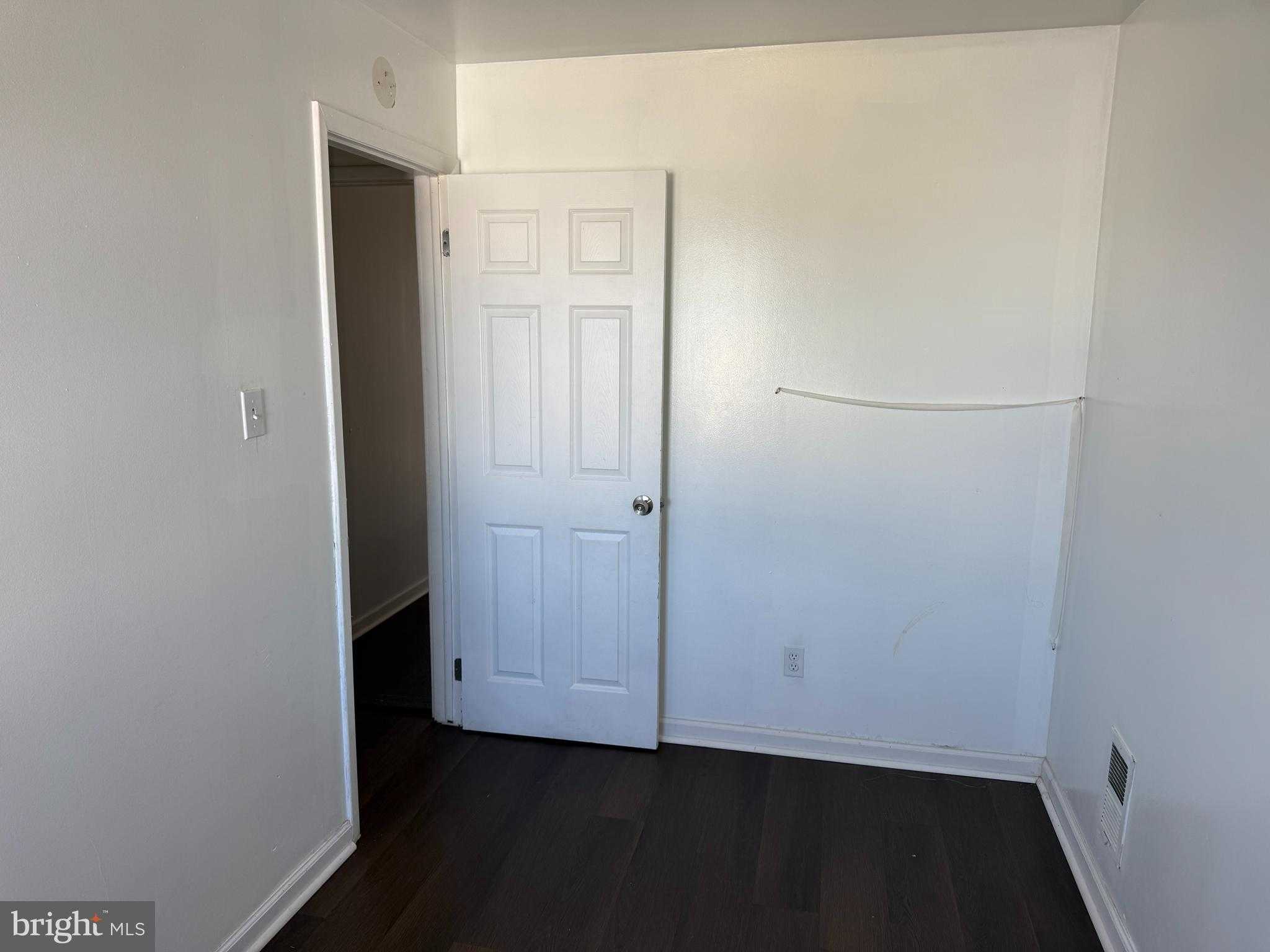 3236 E Lombard St photo 8