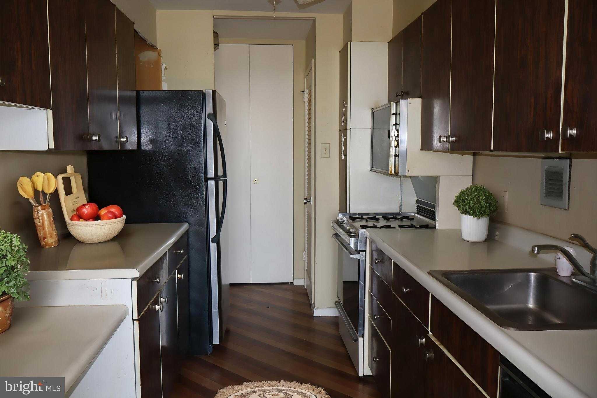 3600 Conshohocken Ave Apt 1004 photo 13