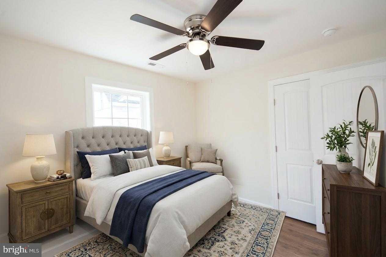 406 Charles St photo 14