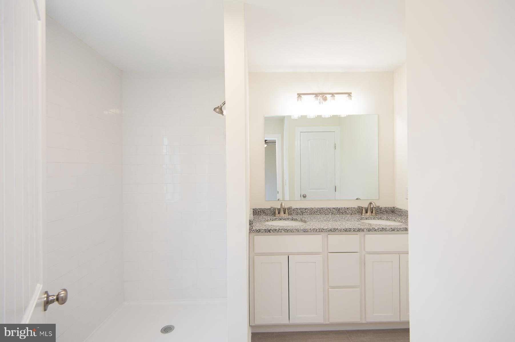 406 Charles St photo 15