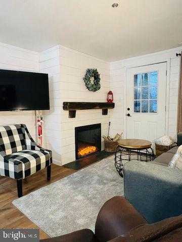 139 E Valley Point Ln