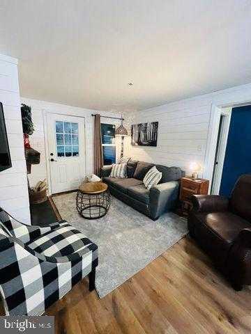 139 E Valley Point Ln photo 4