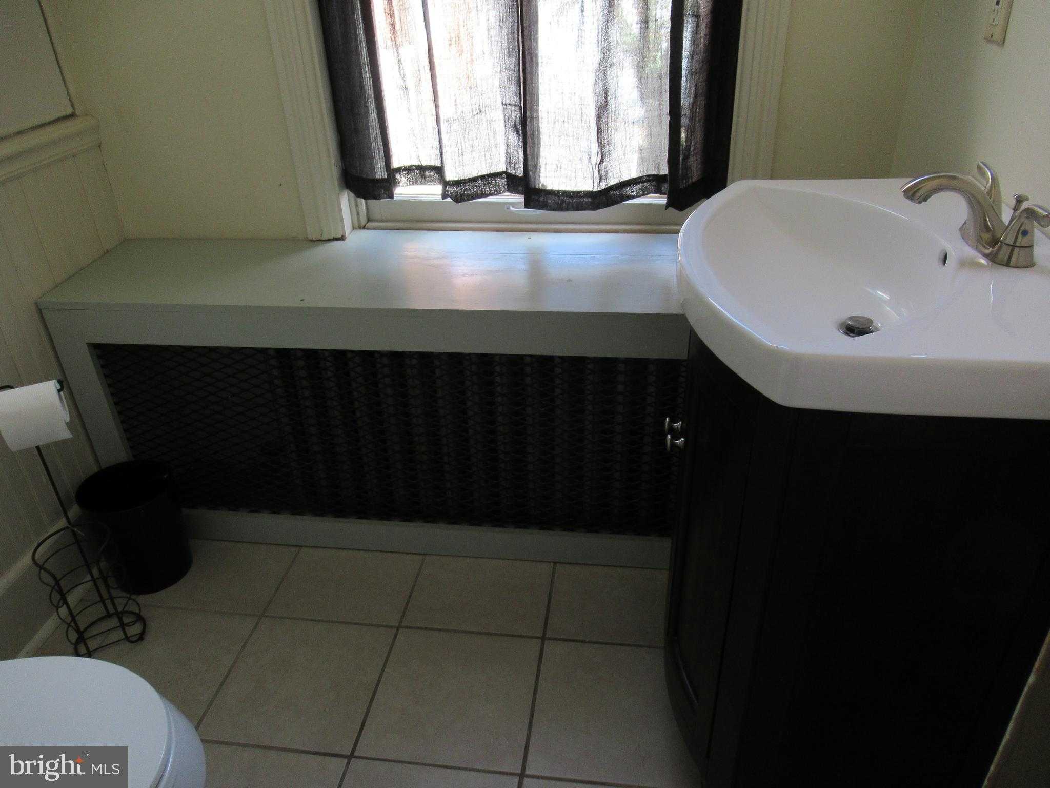 152 W South St photo 10