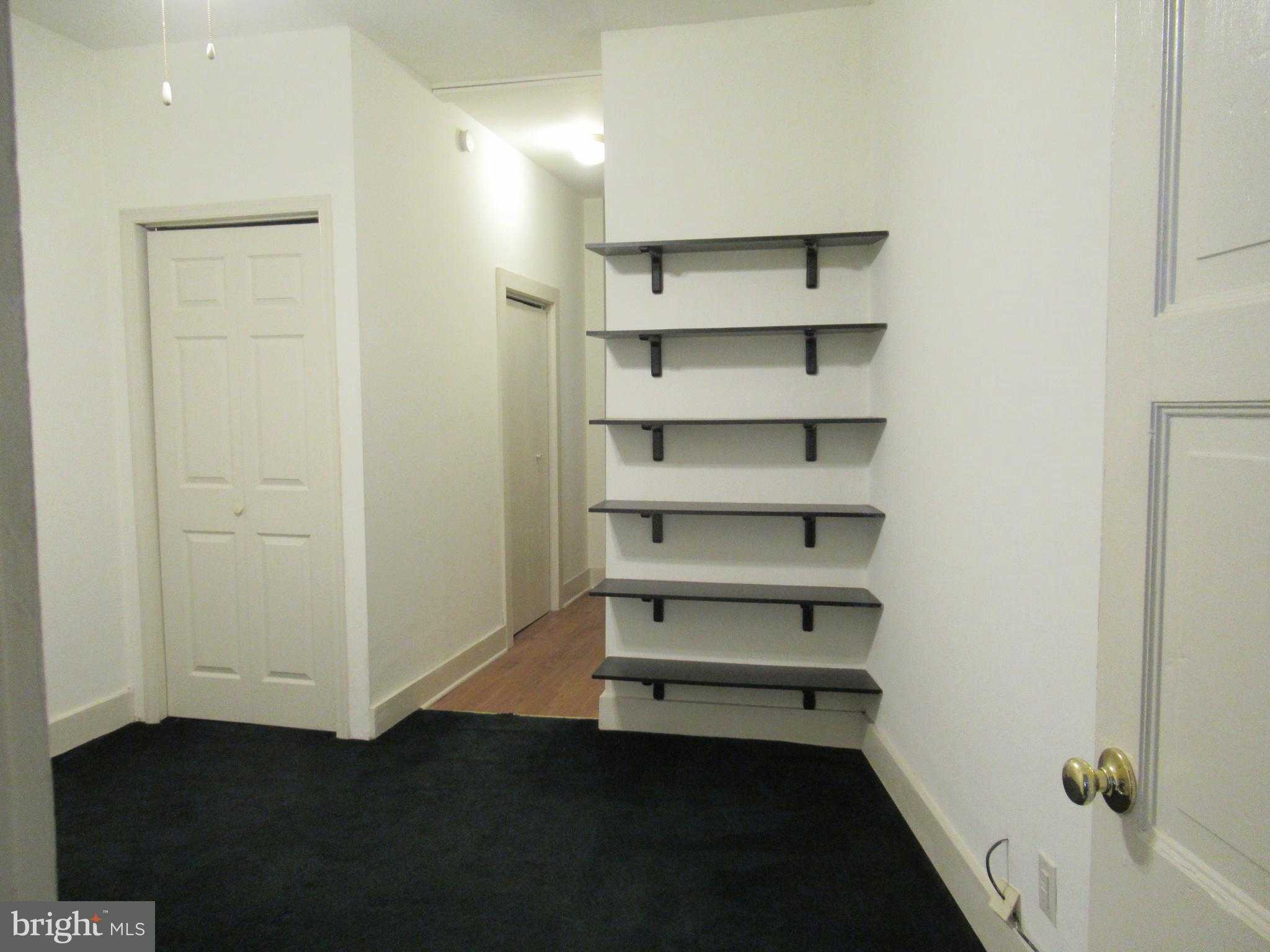 152 W South St photo 16