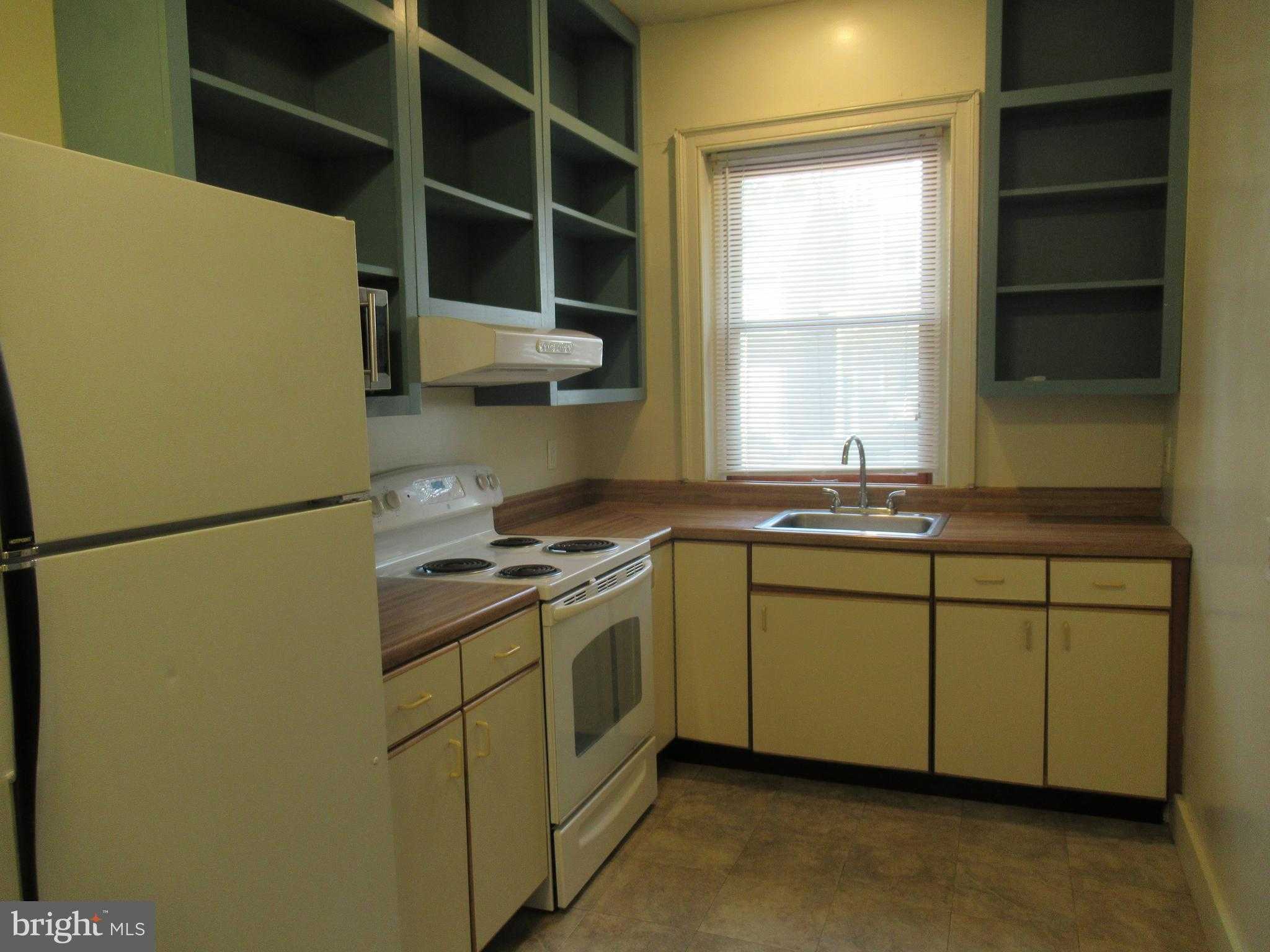 152 W South St photo 17