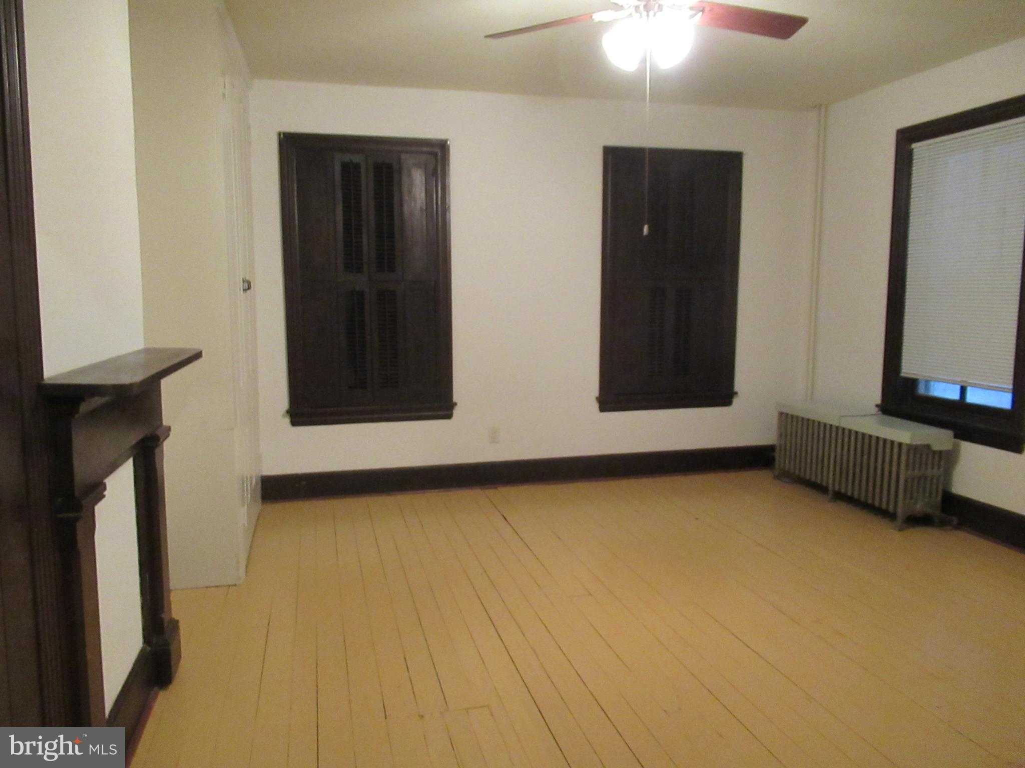 152 W South St photo 7