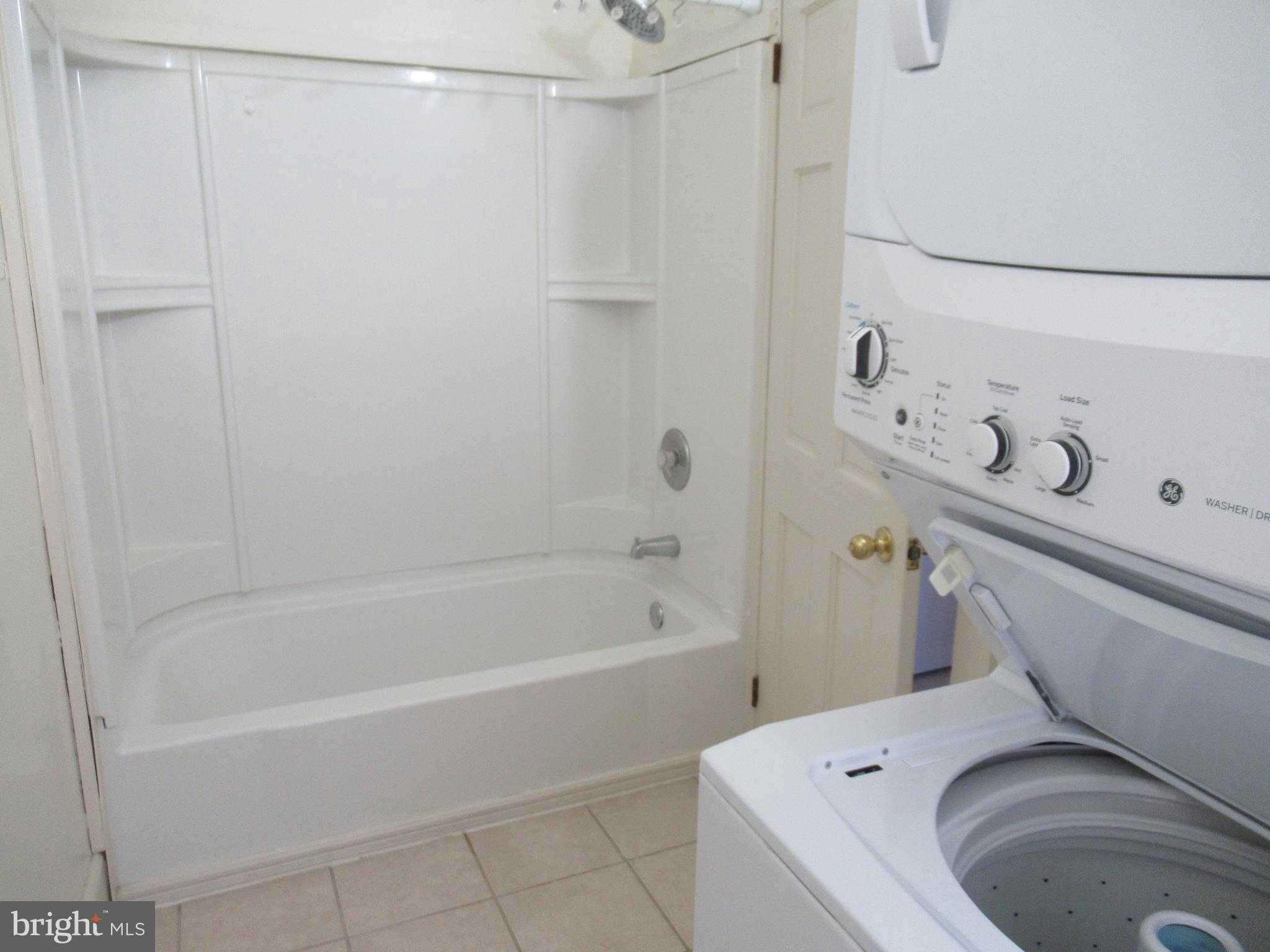 152 W South St photo 9