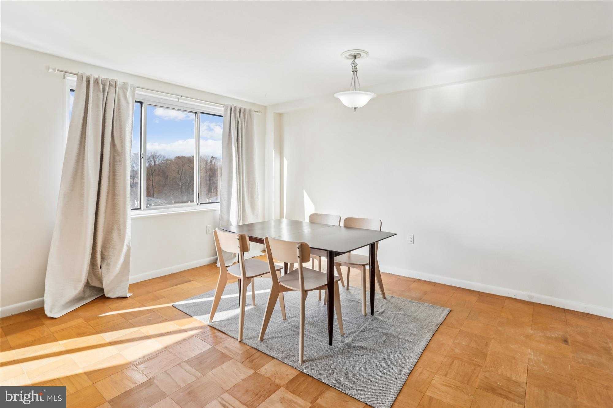 10201 Grosvenor Pl Apt 1226 photo 13