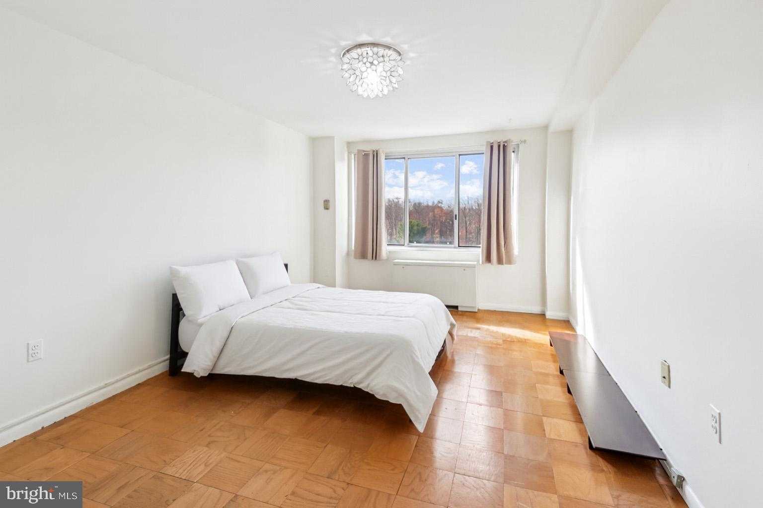 10201 Grosvenor Pl Apt 1226 photo 19