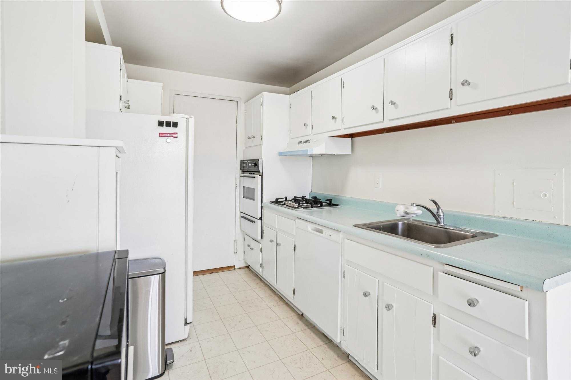 10201 Grosvenor Pl Apt 1226 photo 20