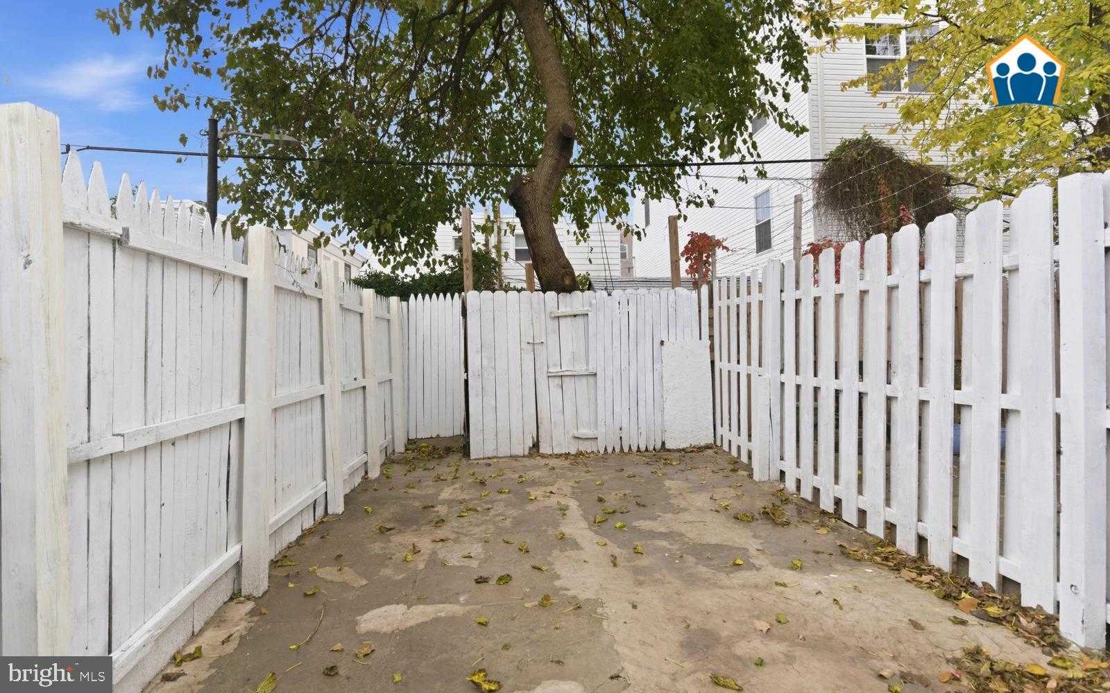 2625 Braddock St photo 2