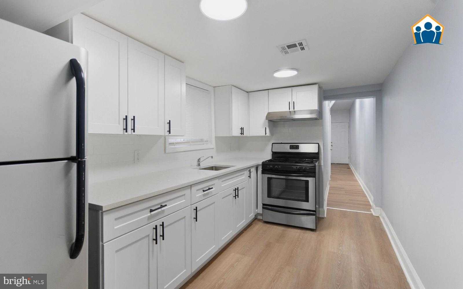 2625 Braddock St photo 4