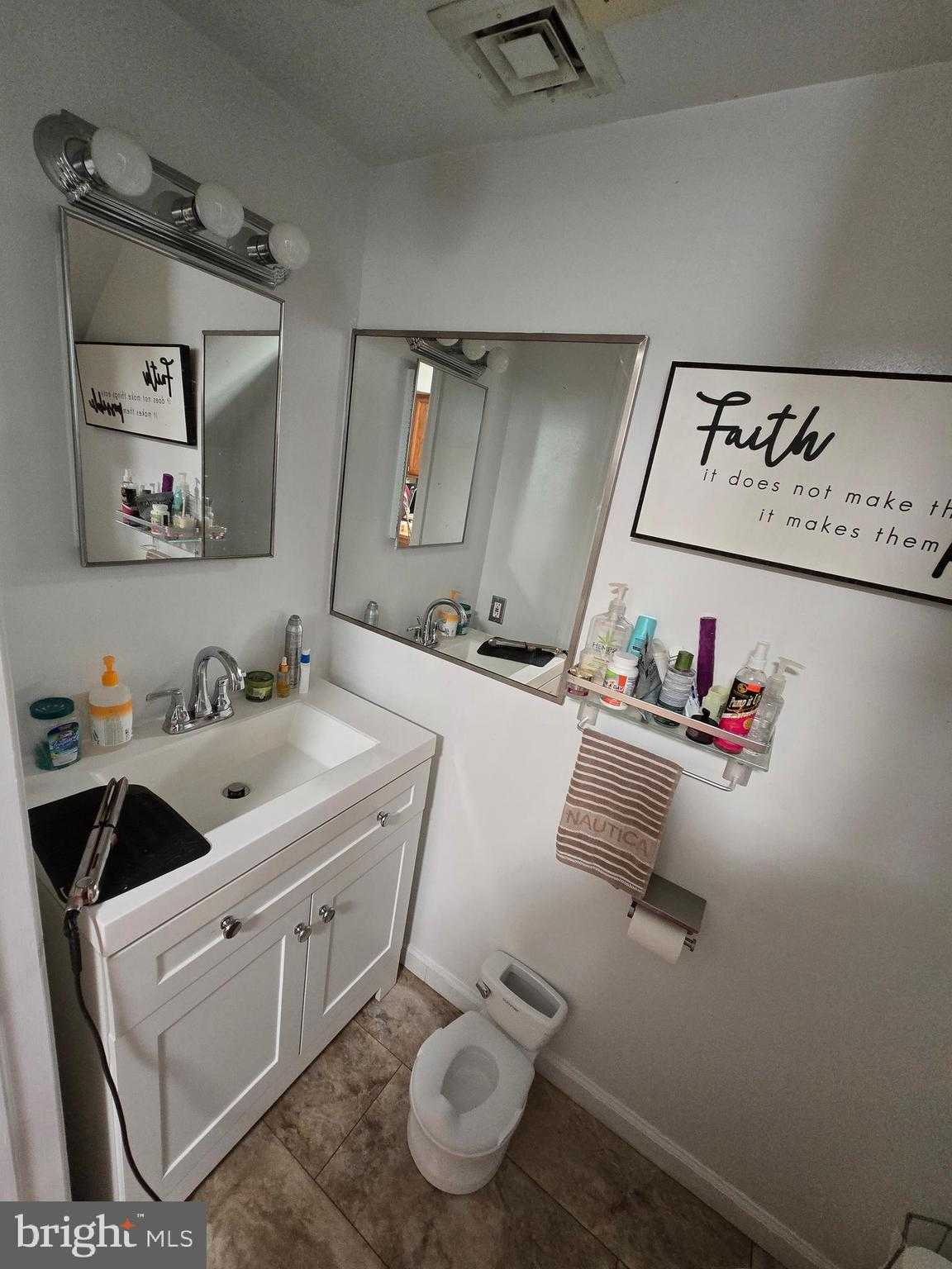 1820 Wilmot St photo 21