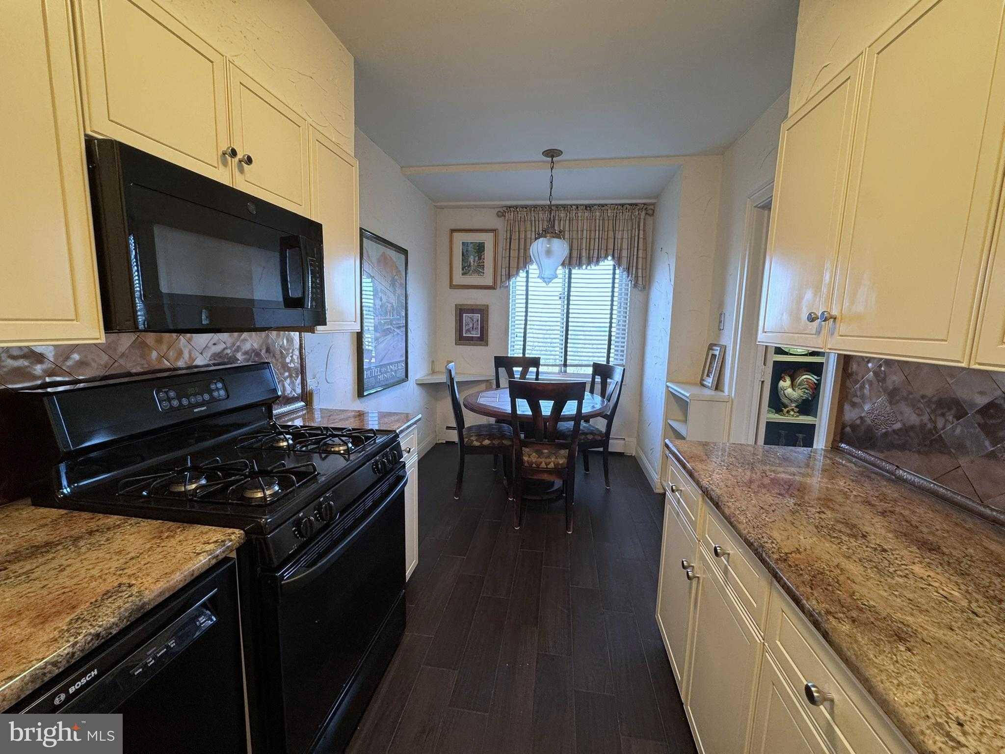 191 Presidential Blvd Unit R816 photo 26