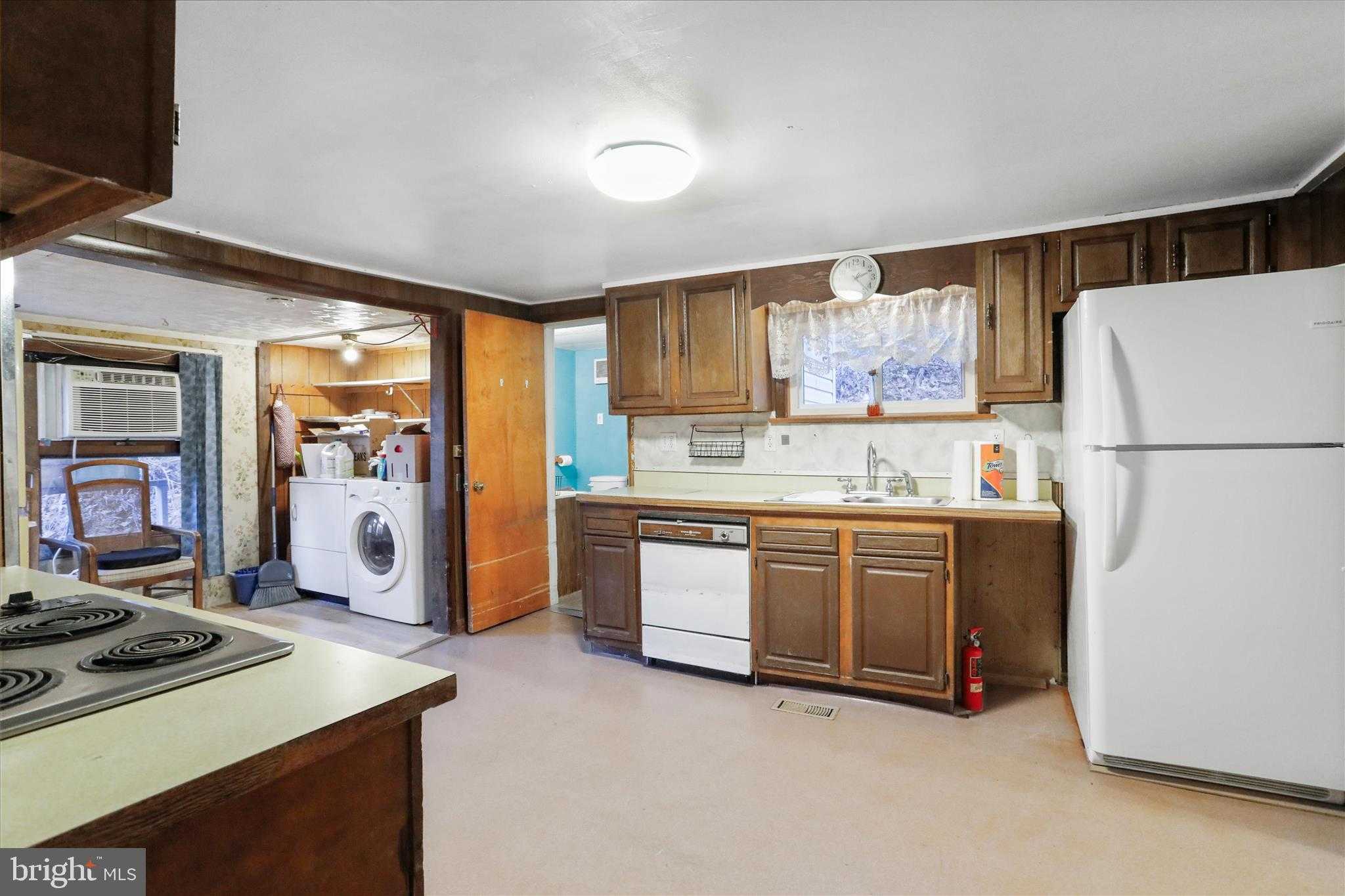 25 Helmick Ln photo 12