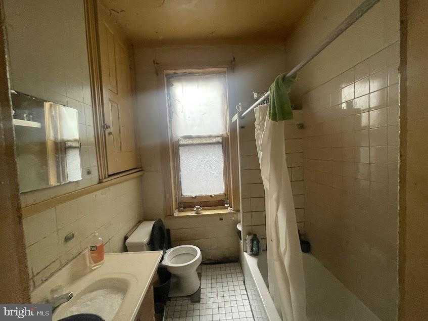 2836 N Park Ave photo 11