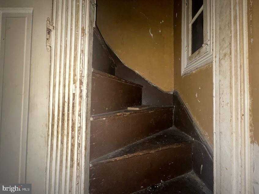 2836 N Park Ave photo 5