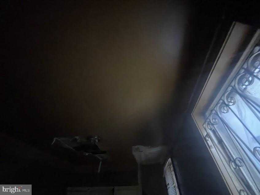 2836 N Park Ave photo 9