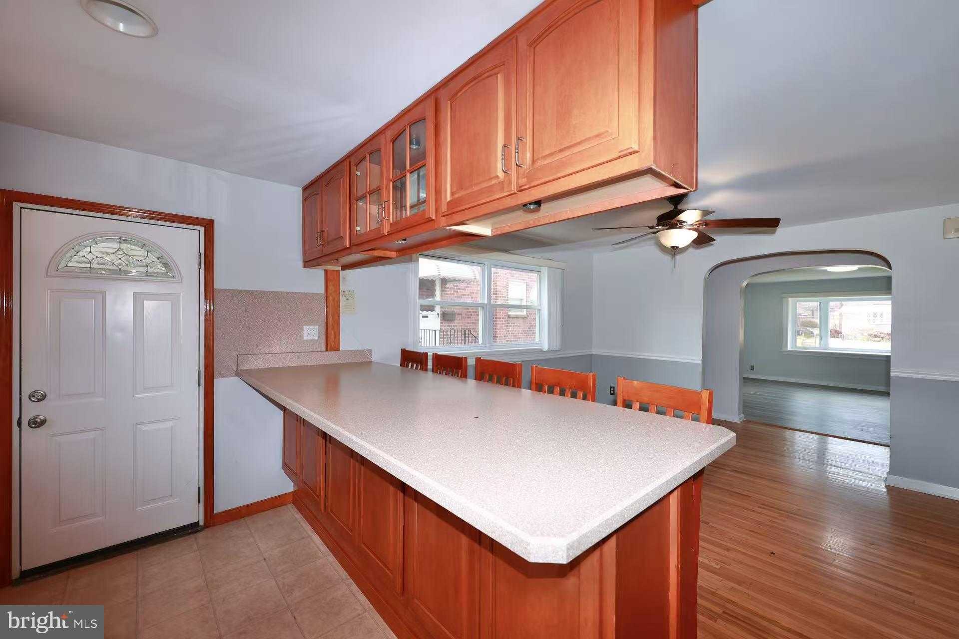 7509 Brous Ave photo 10