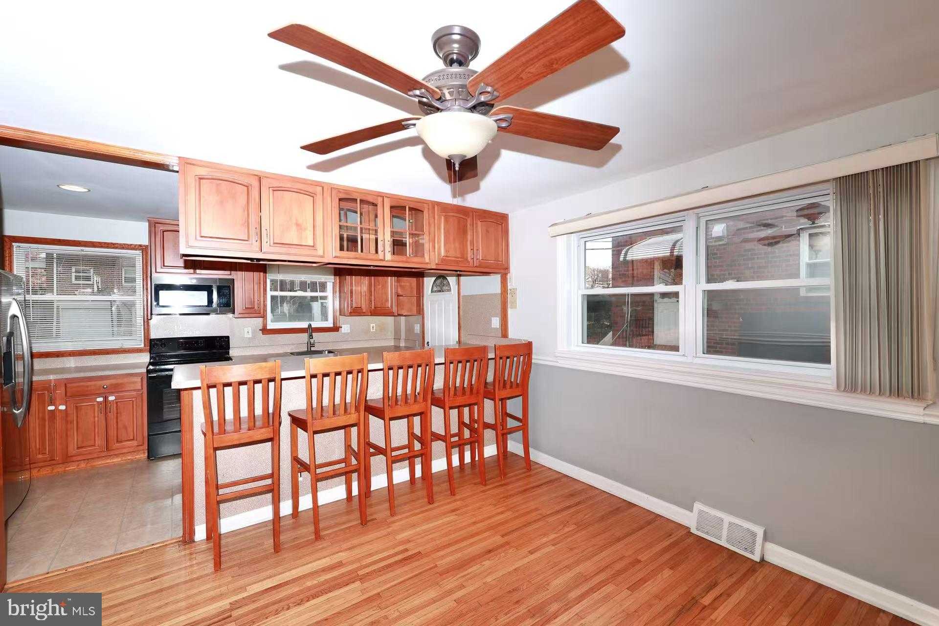 7509 Brous Ave photo 12