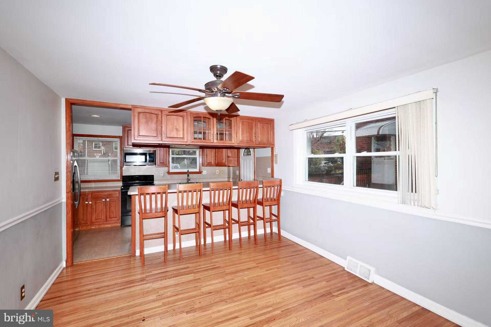 7509 Brous Ave photo 13