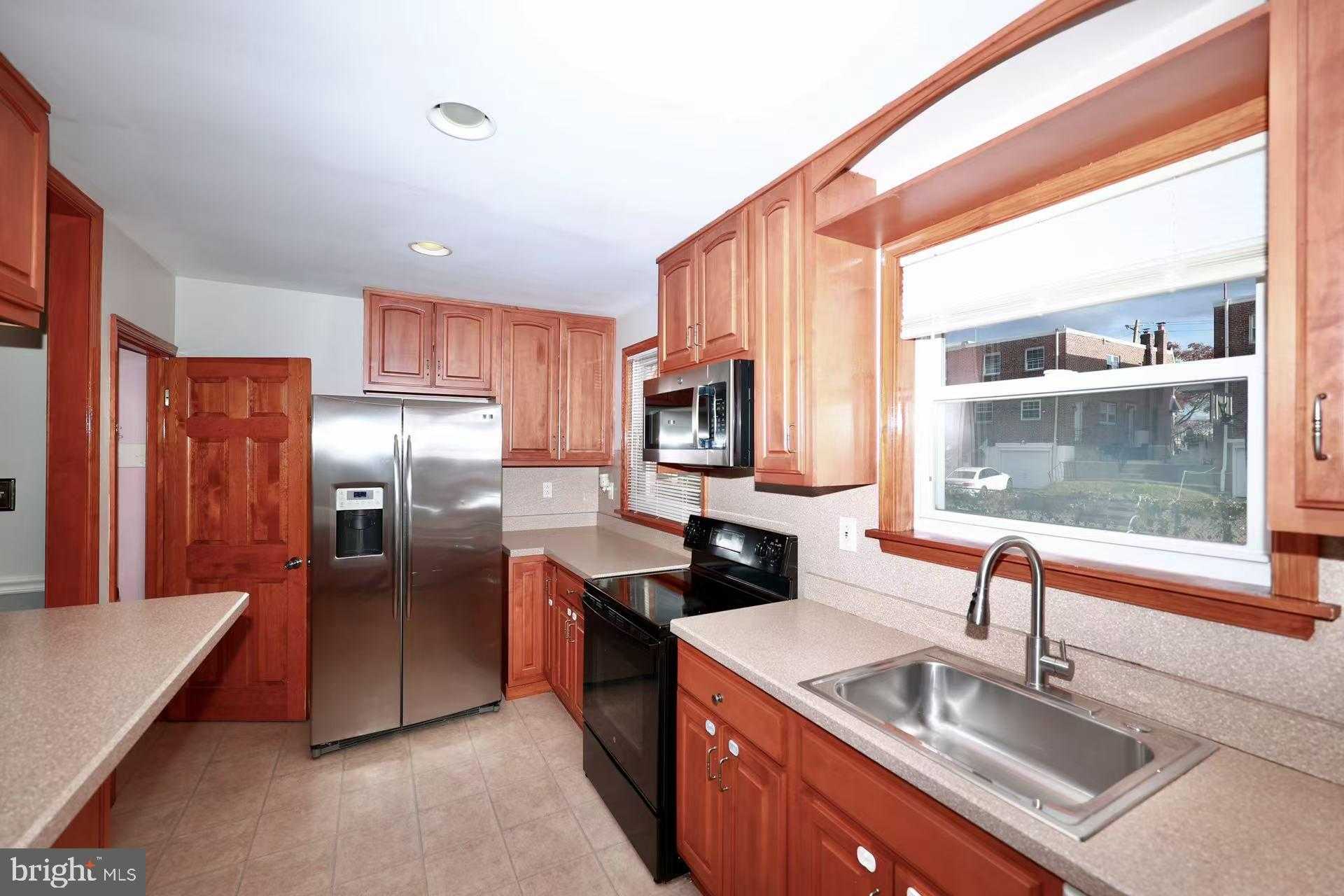 7509 Brous Ave photo 14