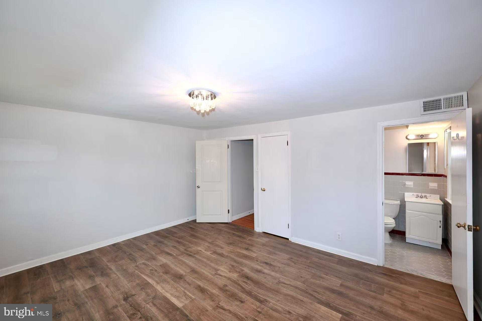 7509 Brous Ave photo 24