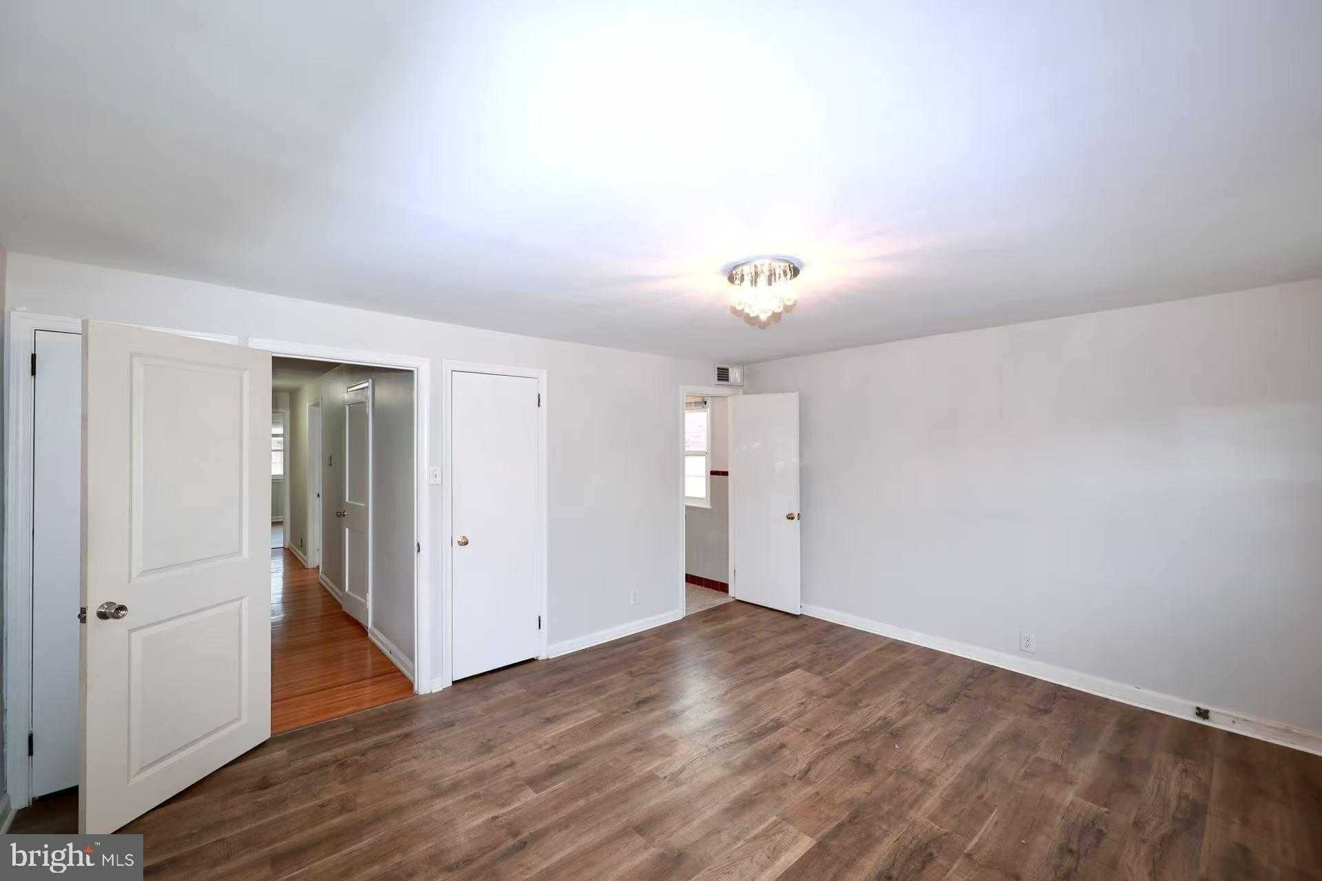 7509 Brous Ave photo 25