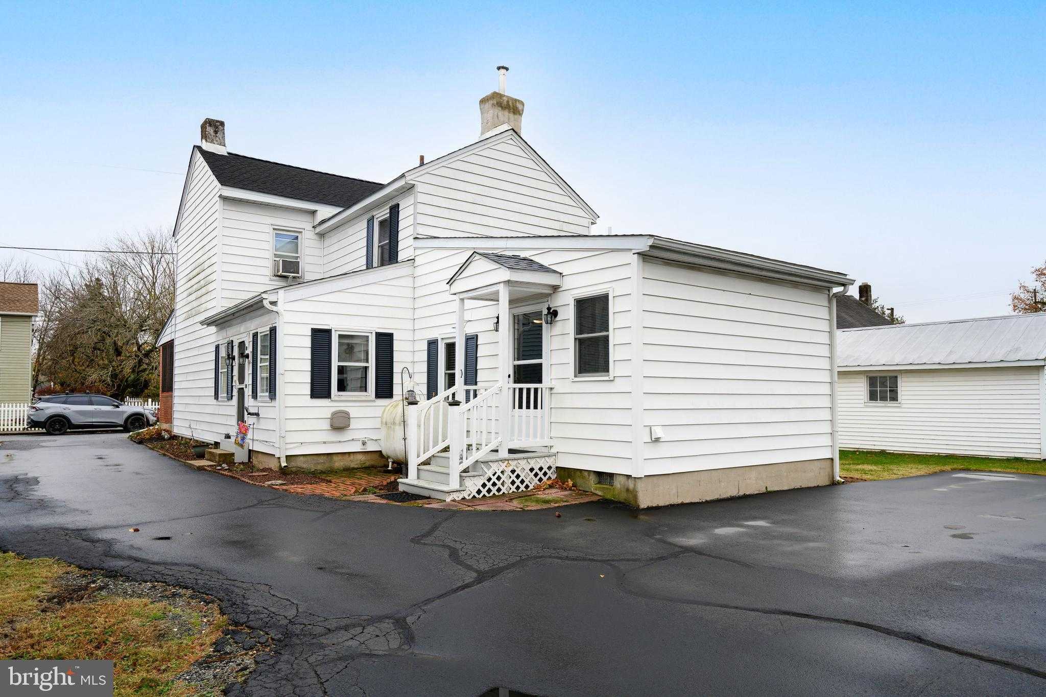 206 Virginia Ave photo 2