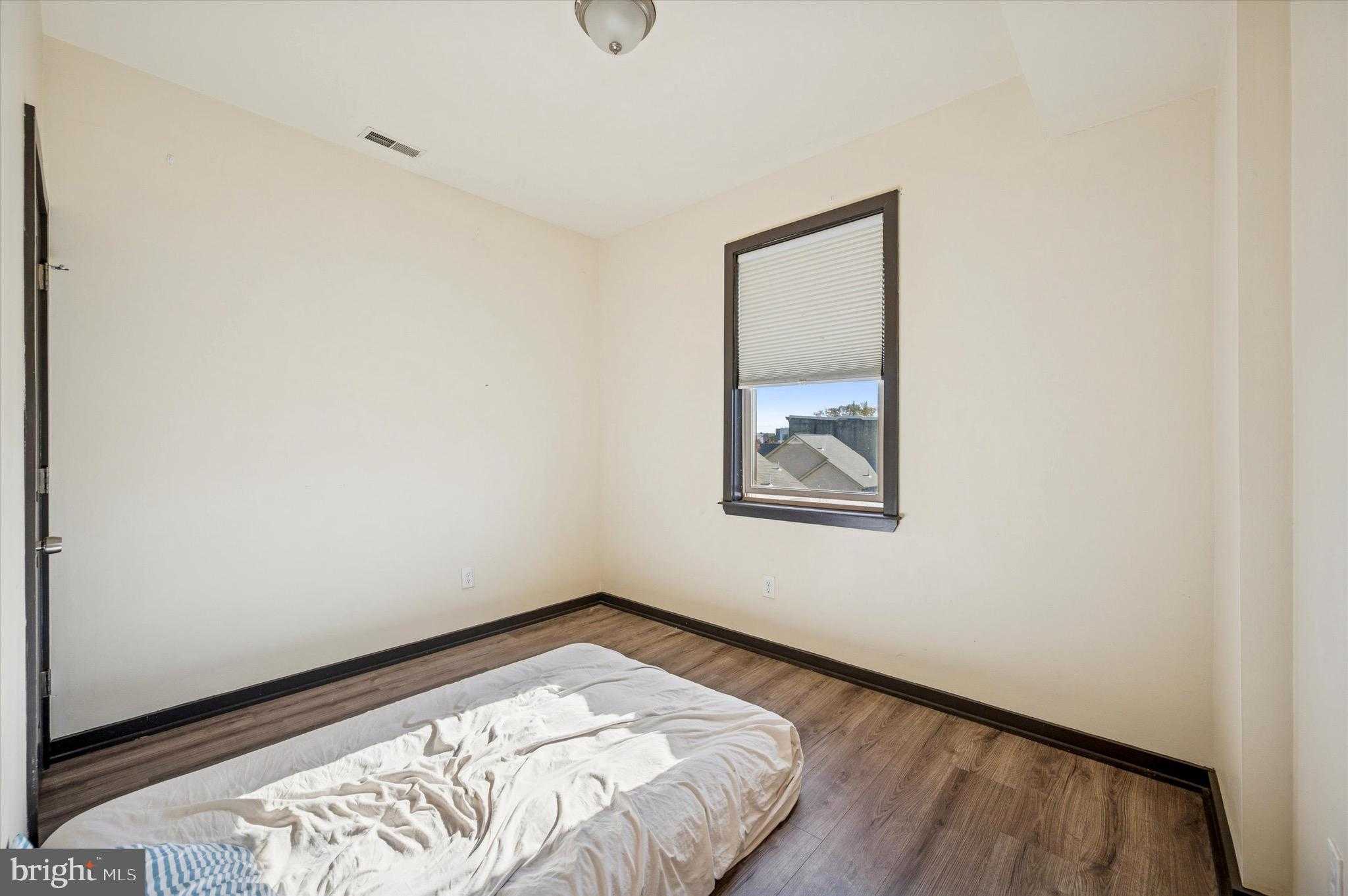 1812 W Montgomery Ave photo 21