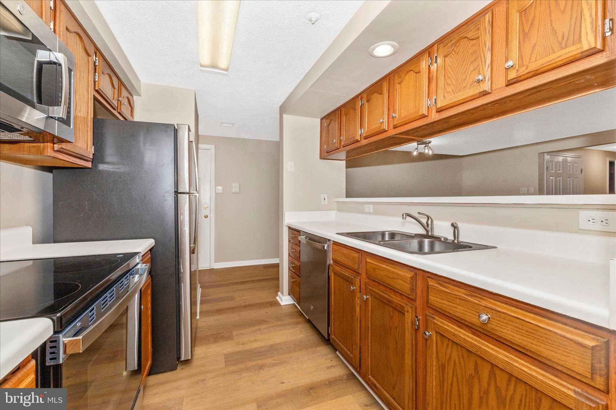 607 Himes Ave Apt 102 photo 8