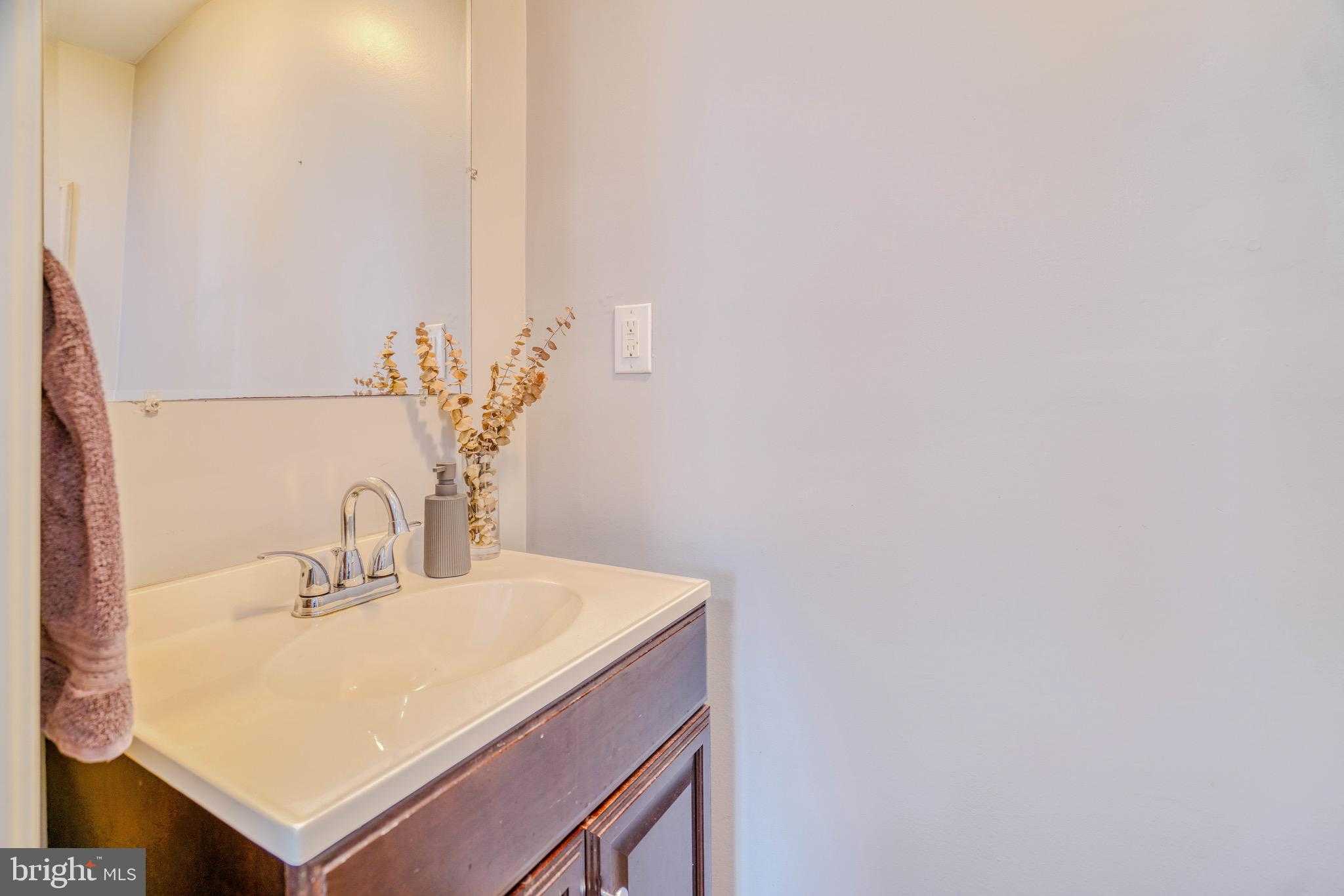 320 Hermitage St photo 26