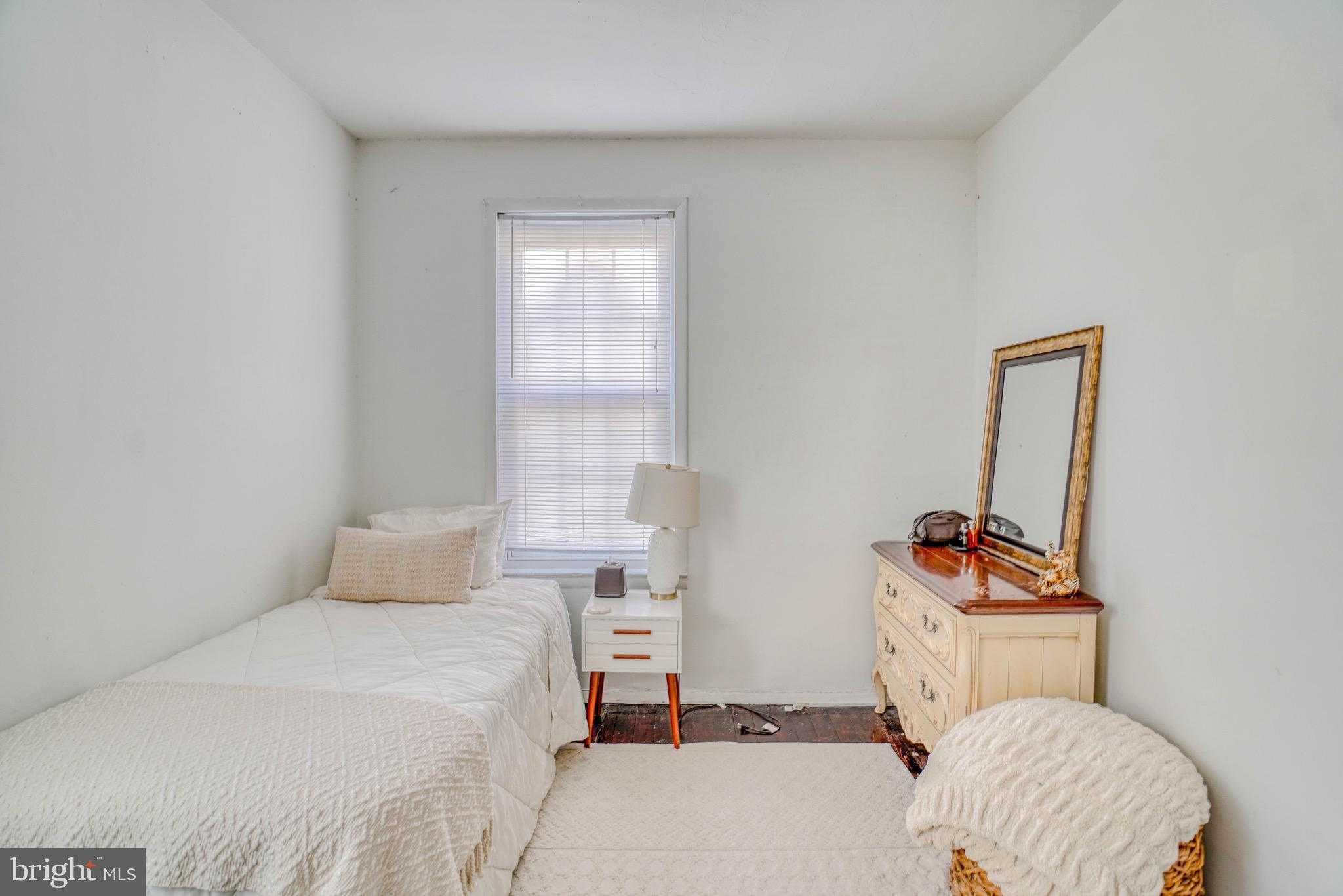 320 Hermitage St photo 33