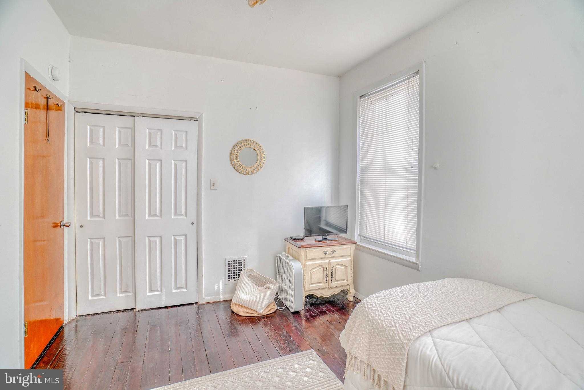 320 Hermitage St photo 34