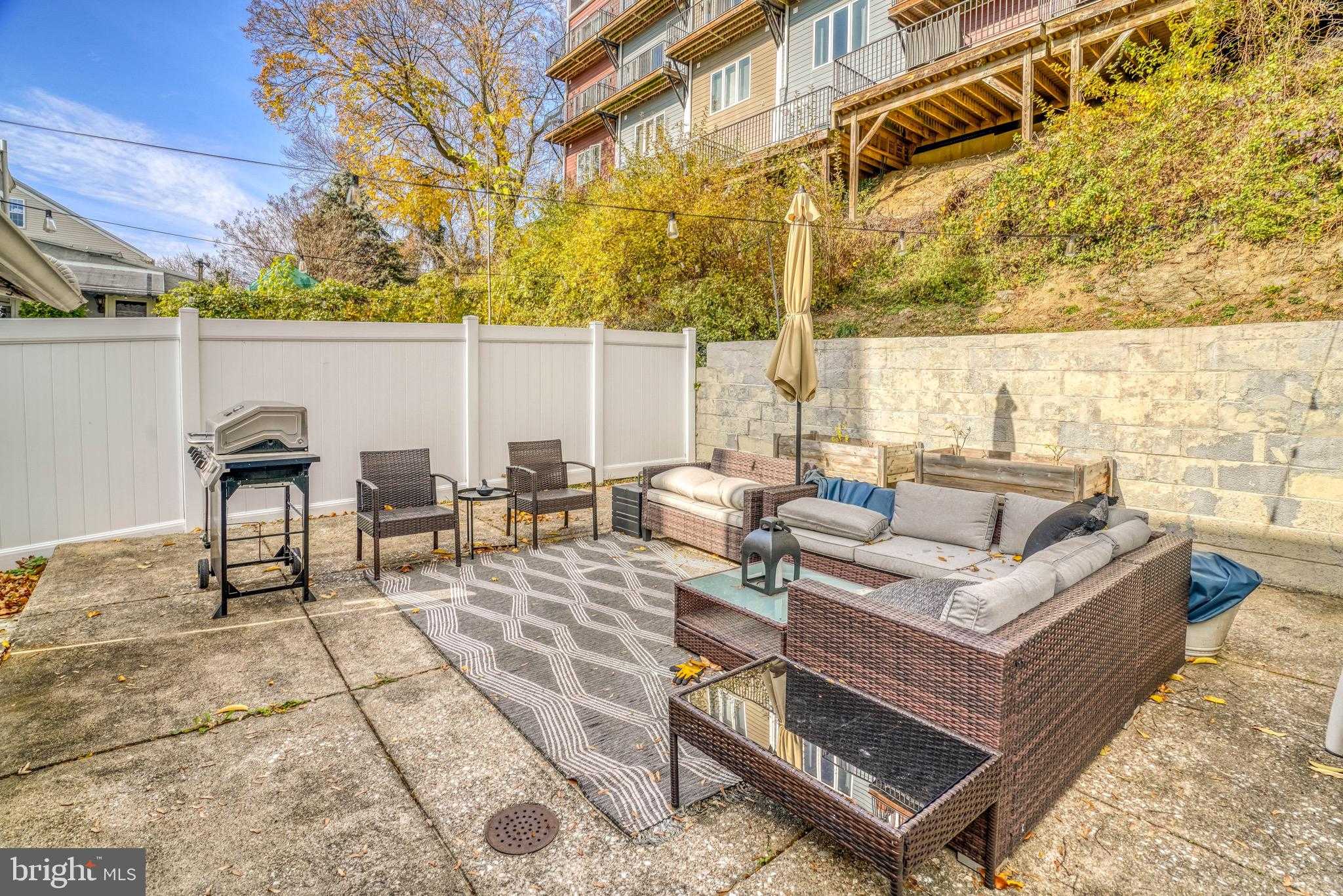 320 Hermitage St photo 41