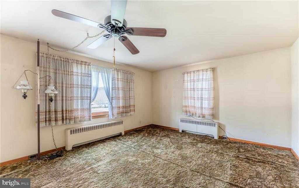 1760 W Penn Pike photo 17