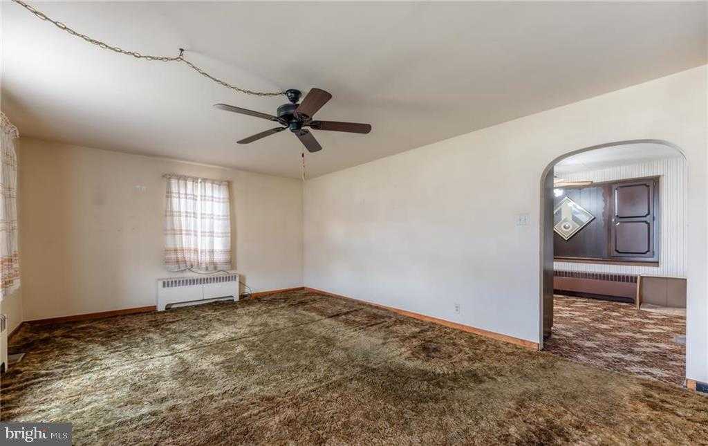 1760 W Penn Pike photo 20