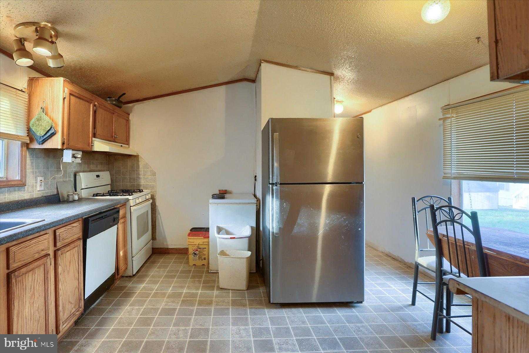 21 Walnut Ln photo 12