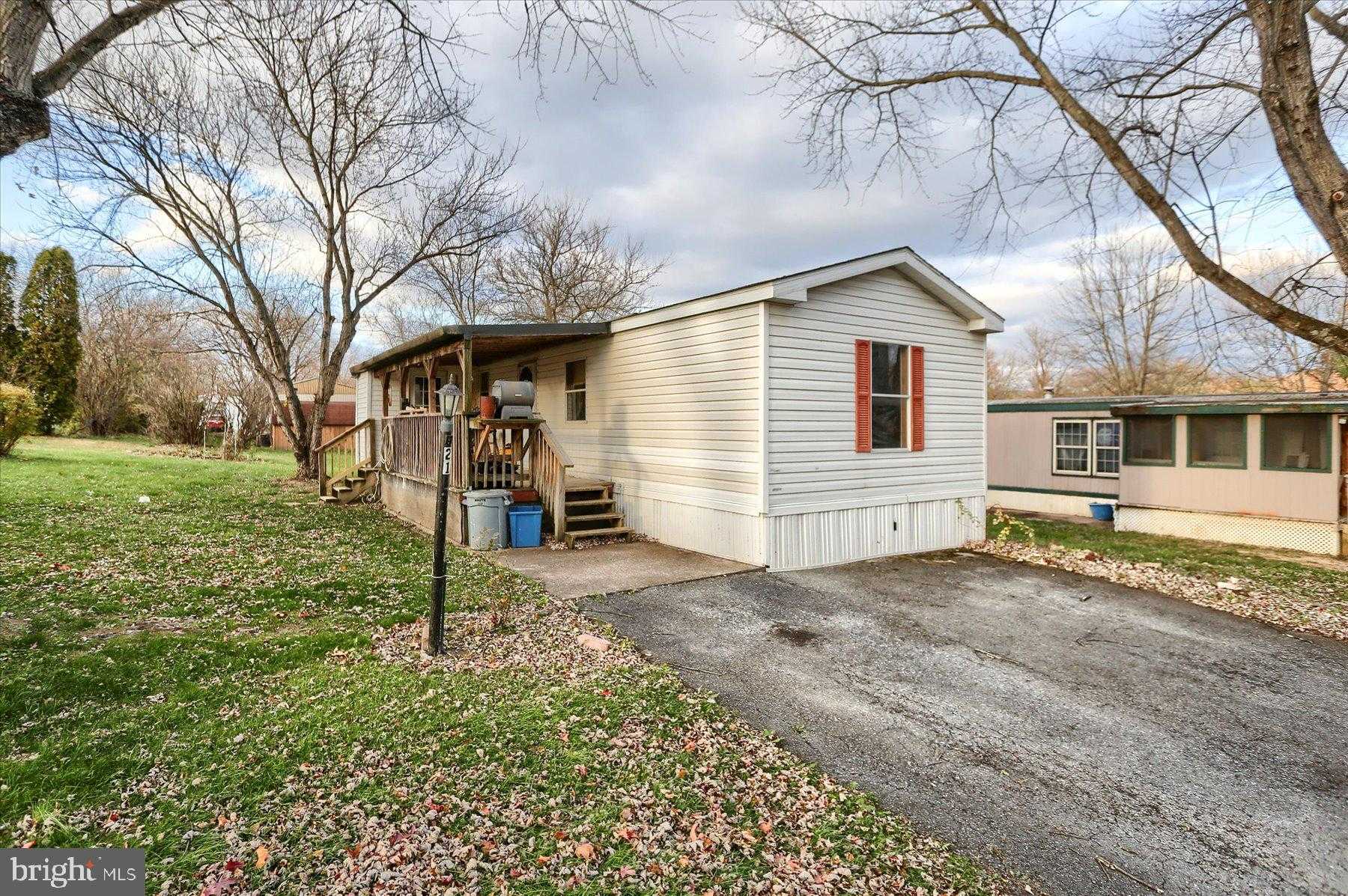 21 Walnut Ln photo 2