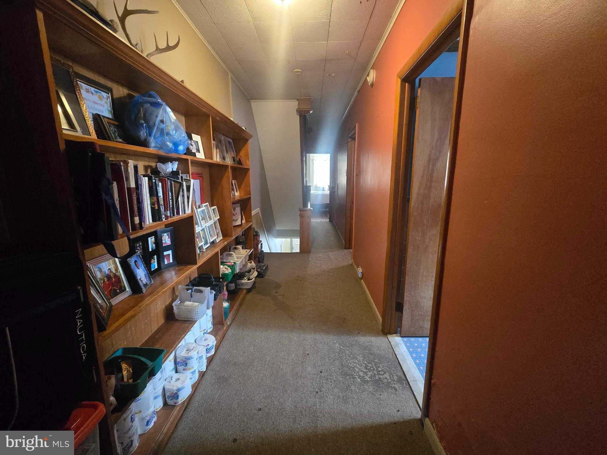 931 W Marshall St photo 11